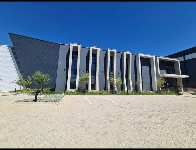 5,515M² WAREHOUSE TO LET IN SAMRAND BUSINESS PARK